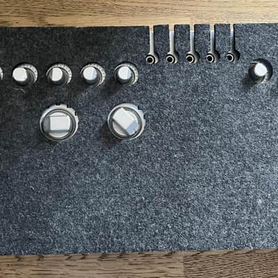 Behringer TD-3 Silver + Dust Cover image 2
