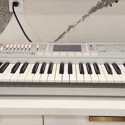 Korg M3 61 2010s - Gray