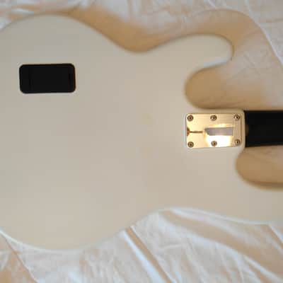 Ernie Ball Music Man SUB Bass 4 (USA Stingray) Active 2006 Textured White - Worldwide Shipping image 6