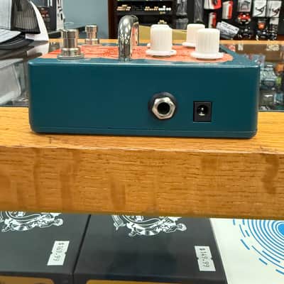 Orange Fur Coat Fuzz/Octave Pedal 2010- - Blue with Orange artwork image 2