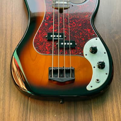 Zurlug Custom 4-String Bass – Ash Body – Flamed Maple Neck – Rosewood Fingerboard – Seymour Duncan Pickups – Hipshot Tuners – Handmade image 11