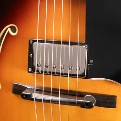 Eastman AR372CE-SB Kent Armstrong Signature 16" Archtop Electric Guitar - Sunburst image 12