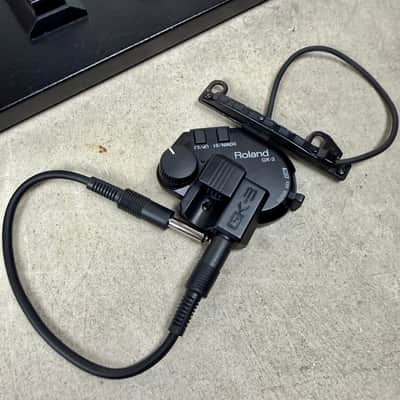 Roland VG-8 W/ GK-3 Pickup, Memory Cartridge, and Cable image 2