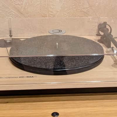 Elipson Chroma 400 RIAA Turntable - Built-in Preamp! (Walnut, Oak, Red or Black) image 5