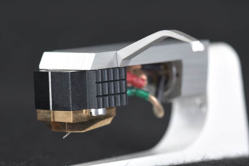 Denon DL-302 MC Cartridge W/ HS-11 Headshell In Excellent