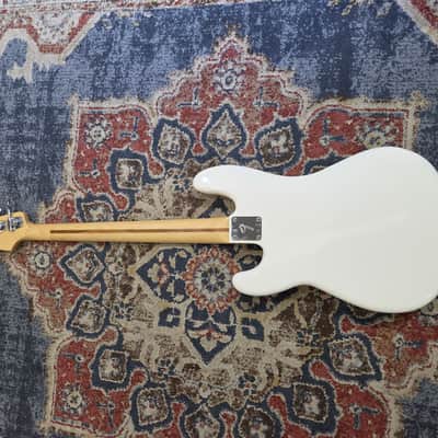 Used Fender Player P Bass white w/case image 4