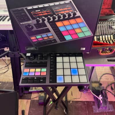 Native Instruments Maschine Plus 2020 - Present - Black Bild 2