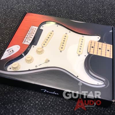 Genuine FENDER Pre-Wired VINTAGE NOISELESS Loaded 11-Hole Parchment Pickguard image 4