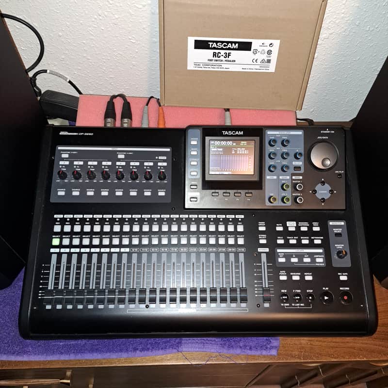 TASCAM DP-32SD 32-track Digital Portastudio 2014 - Present - Black image 1