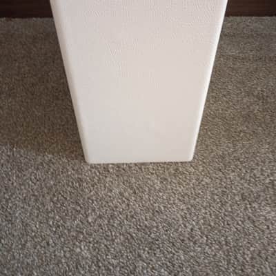 Supro 1820R Delta King 10 5-Watt 1x10" Guitar Combo 2021 - Present - White / White Stripes Bild 8
