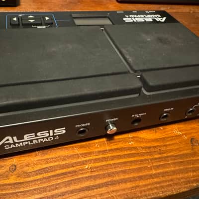 Alesis SamplePad 4 Compact 4-Pad Percussion and Sample-Triggering Instrument 2010s - Black image 3
