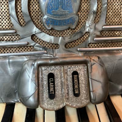 Fontella 41/120 – 2/4-1 1950s - Silver Pearloid image 3