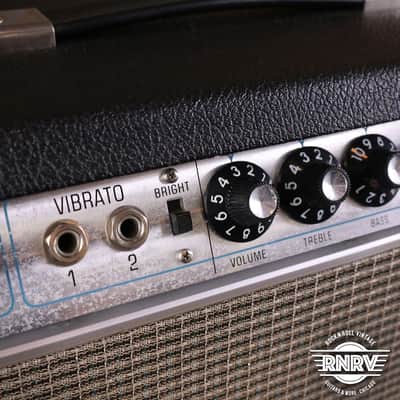 1968 Fender Vibrolux Reverb "Drip Edge" 2-Channel 35-Watt 2x10" Guitar Combo Silverface image 4