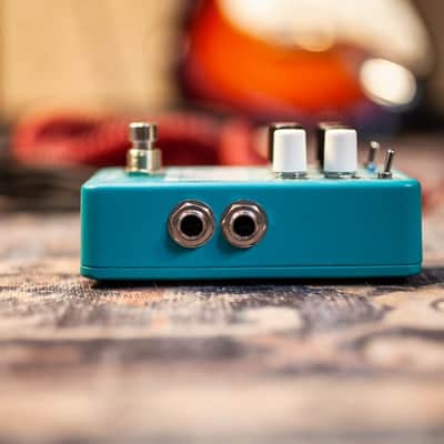 Electro-Harmonix - Eddy Analog Vibrato Guitar Effects Pedal - Floor Model image 10
