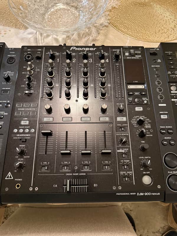 Pioneer DJM-900NXS Nexus 4-Channel DJ Mixer with Effects