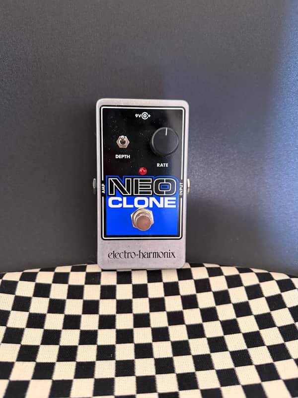 Electro-Harmonix Neo Clone Analog Chorus 2010 - Present - Black / Blue image 1