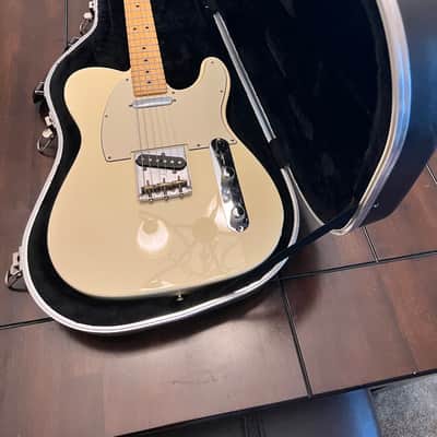 Fender American Special Telecaster with Maple Fretboard 2010 - 2018 - Olympic White image 1