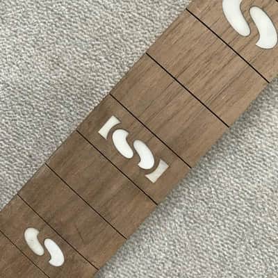 Harley Benton 4 String Bass Maple Neck, 24 Frets Rosewood Fingerboard image 3