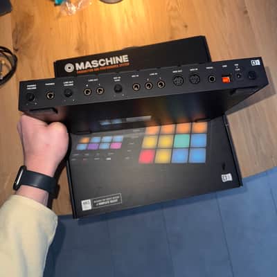Native Instruments Maschine MKIII 2010s - Black image 2