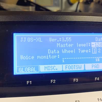 Akai MPC2500SE Special Edition image 17