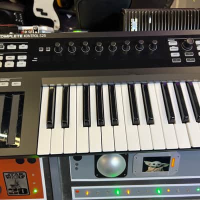 Native Instruments Komplete Kontrol S25 Keyboard Controller | Reverb