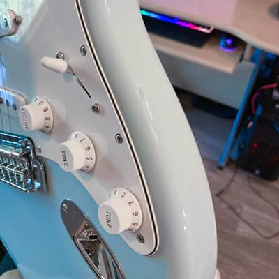 True Temperament Fender Stratocaster Sonic Blue & Gold Custom Guitar image 8