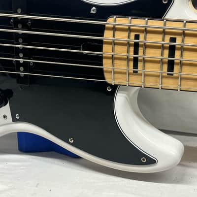 Sire Marcus Miller V7 5-String J-Style Electric Bass image 6