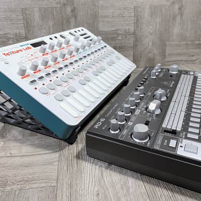 30º Stand for Sonicware Liven Series - color BLACK - Texture Lab / Mega Synthesis / Ambient Ø / 8bit Warps / Lofi-12 / XFM / Bass & Beats - by KZcraftworks image 2