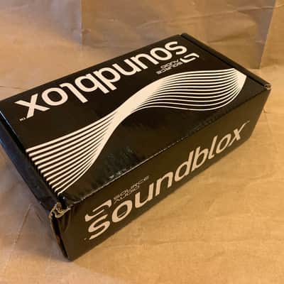 Source Audio Soundblox Bass Multiwave Distortion SA125 MINT in box with users manual image 13
