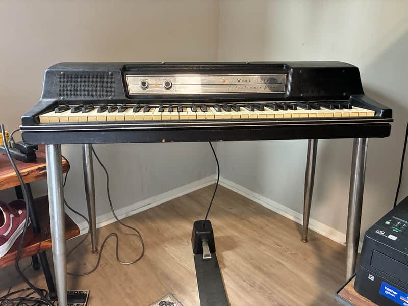 Wurlitzer 200A 64-Key Electric Piano 1974 - 1983 - Black image 1