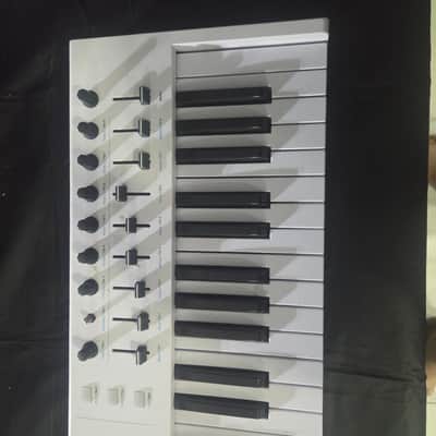 Immagine Arturia KeyLab 61 MkII MIDI Controller 2018 - Present - White - 5