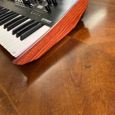 Korg Prologue 8 Polyphonic 49-Key 8-Voice Analog Synthesizer 2018 - Present - Black/Wood image 7
