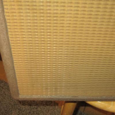 Fender Princeton 6G2 Brownface 12-Watt 1x10" Guitar Combo  1961 - 1963 - Brown- Original handle included image 4