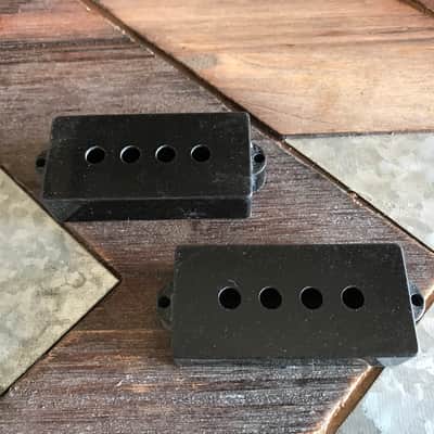 Real Life Relics Fender® Aged Original 57/62 P-Bass Pickup Covers (Fender® 0992037000    [DC3]