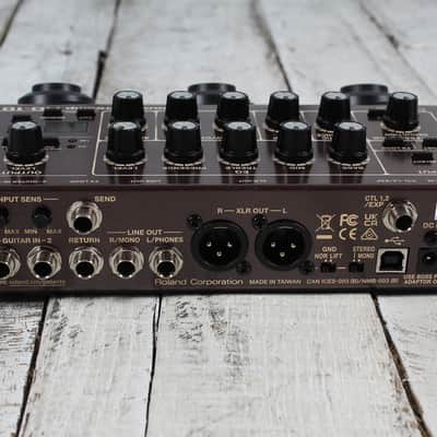 Boss AD-10 2 Acoustic Preamp 2 Channel Acoustic Guitar Preamp / DI Effects Pedal image 10