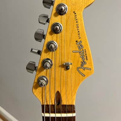 2015 Fender American Special Stratocaster HSS 3-Color Sunburst + Fender Hardshell Case image 3