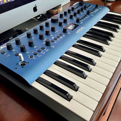 Modal Cobalt8 synthesizer with decksaver and software image 3