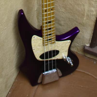 Gildaxe custom "Supernova" active electric bass guitar image 4