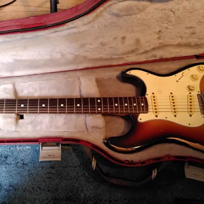 Fender Stratocaster "Crafted in Japan" 1997 relic image 9