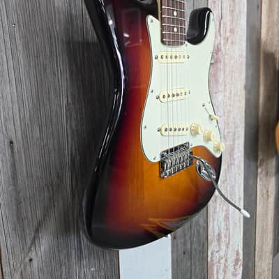 Fender American Professional Stratocaster with Rosewood Fretboard 2017 -Sunburst image 3