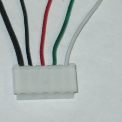 Epiphone Quick Connect End + 5 attached Thin Wires: white, green, red, black, bare, black - 5 pin hole connection (for 4 conductor pup) 2023 - QC End - white hard plastic, length of wires 1 & 1/2" - for 4 conductor pup (NO: pickup, control harness) image 5