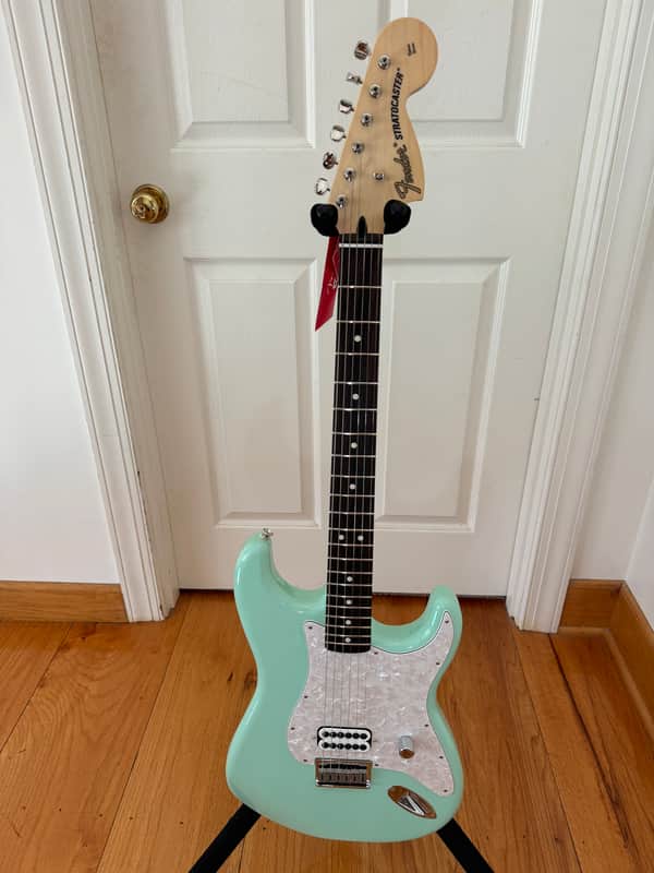 Fender Limited Edition Tom DeLonge Signature Stratocaster Surf Green