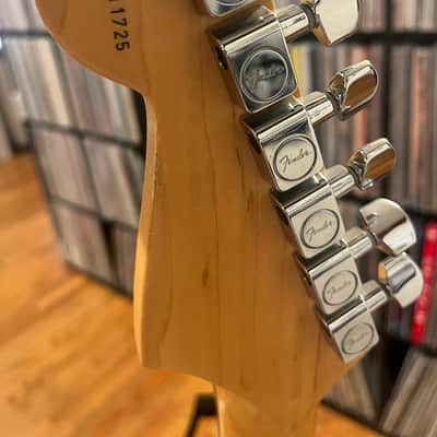 Fender American Series Stratocaster with Rosewood Fretboard 2000 - 2007 - 3-Color Sunburst image 15