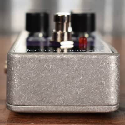 Electro-Harmonix EHX Bass Clone Analog Chorus Effect Pedal image 3