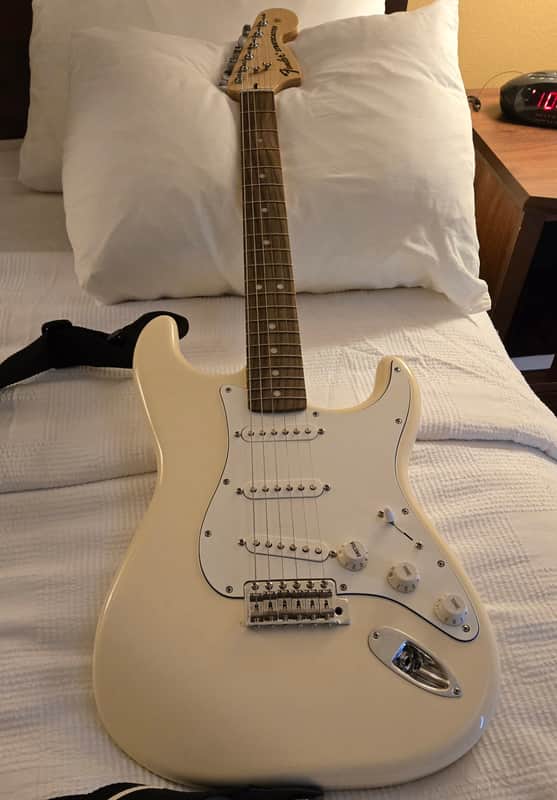 2022 Fender Albert Hammond Jr Stratocaster - Olympic White