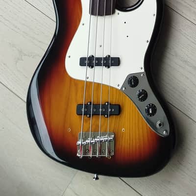 Fender USA 1982 Jazz Bass / Precision Fretless neck - Sunburst image 3
