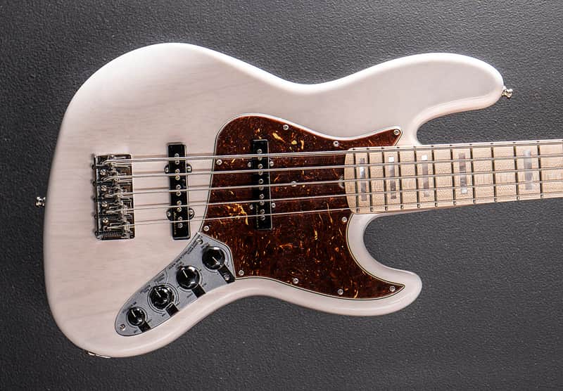 Fender Custom Shop Jazz Bass V '26: 44% Off MSRP
