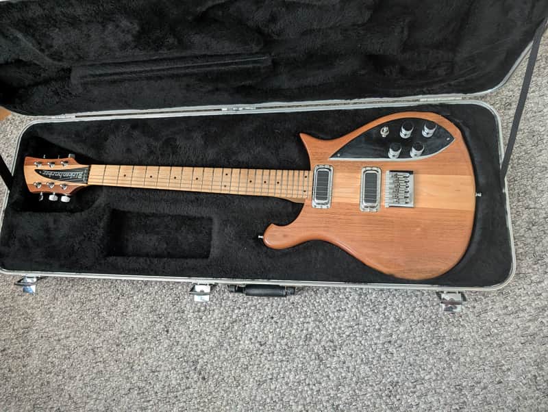 Rickenbacker 650D "Dakota" 1993 - Present - Walnut