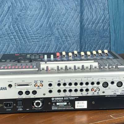 Yamaha AW2816 Professional Audio Workstation 16-Track Digital Recorder 2000s - Gray and Black image 2