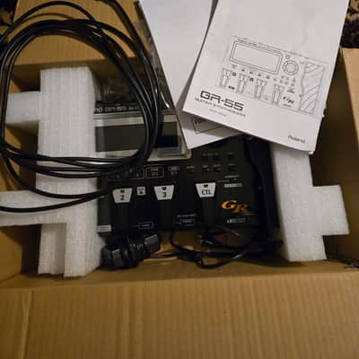 Roland GR-55 Guitar Synthesizer - Black